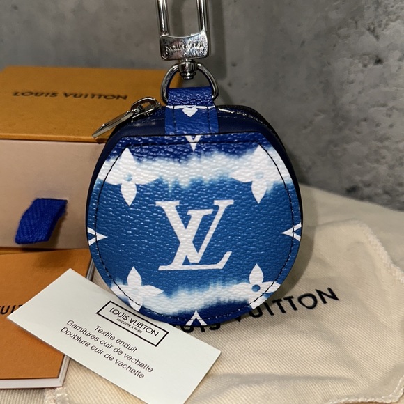Louis Vuitton monogram giant escale pouch case purse charm key chain coin holder - Picture 2 of 12